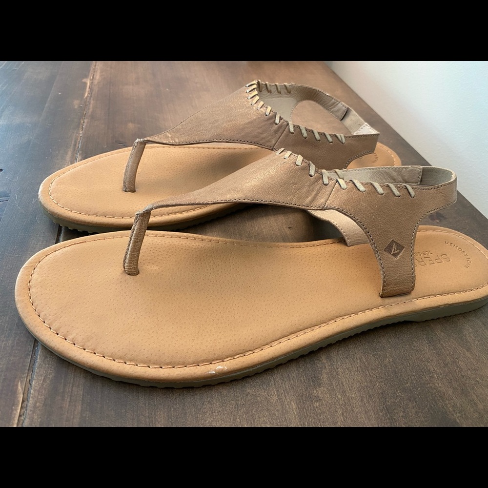 Like New Sperry Leather Thong Sandals Camel w/ Gold Trim sz 12